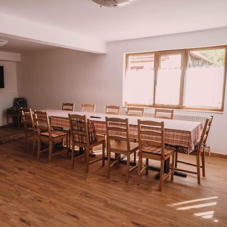 Casa Bunicilor Hotel Nucsoara  Buitenkant foto