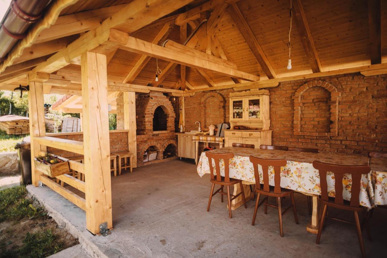Casa Bunicilor Hotel Nucsoara  Buitenkant foto