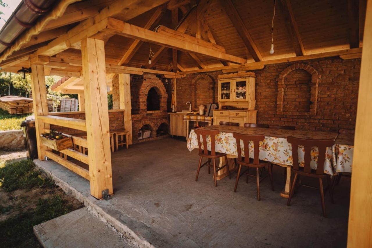 Casa Bunicilor Hotel Nucsoara  Buitenkant foto